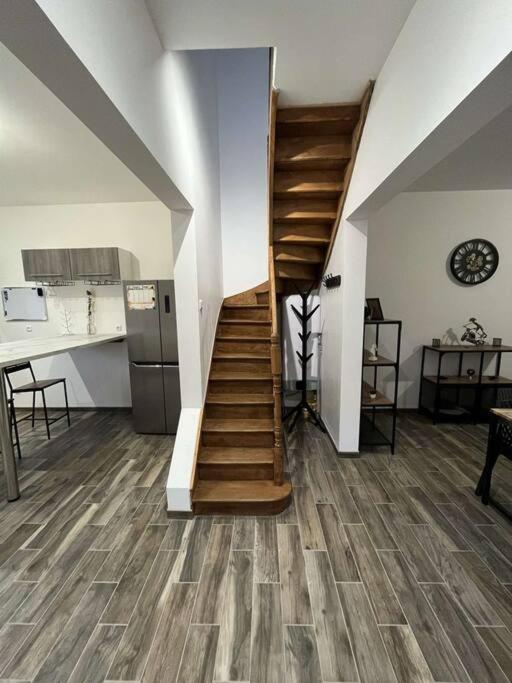 Maison Avec Cours Privative Apartment *