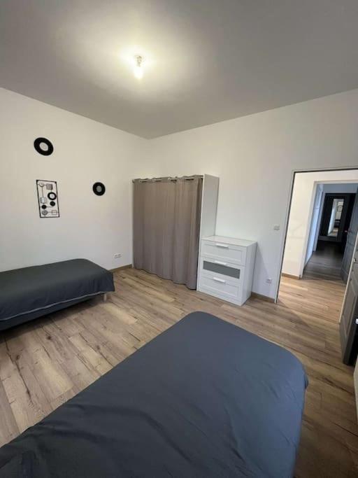 Maison Avec Cours Privative Apartment Nesle